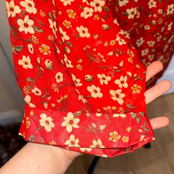 Chic Red Floral Women's Long Sleeve Top - Picture 3 of 14